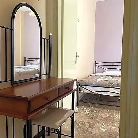 Finikas Hotel Íria